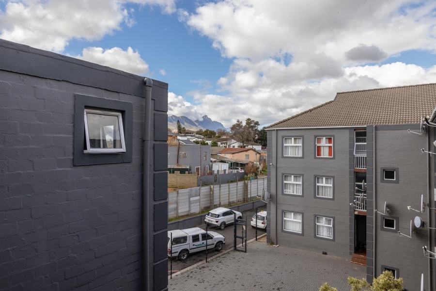 To Let 1 Bedroom Property for Rent in Cloetesville Western Cape